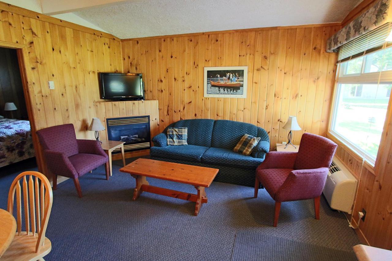 Colonial Bay Motel And Cottages Huntsville Room photo
